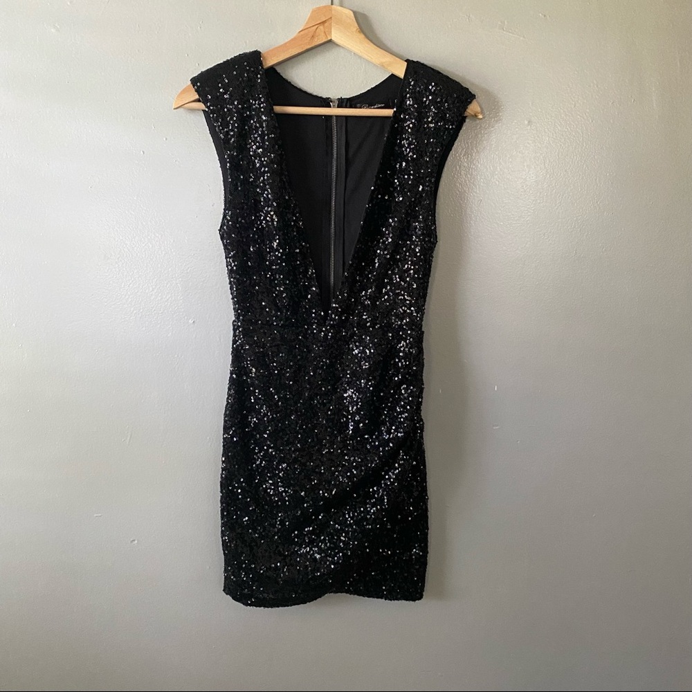Sexy Low cut sequence mini LBD. Size S
